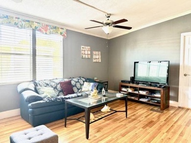 Beautiful Open Concept 3 Bedroom home only 10 minutes to Indian - photo 17