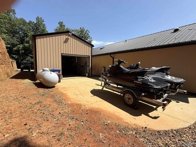 Lake life is Here... This beautifully updated 2 bed 3 bath home - photo 23