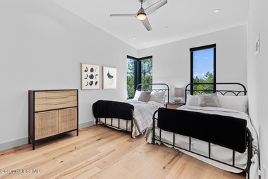 Estate 220 is a contemporary home located on E Lower Pasture - photo 26
