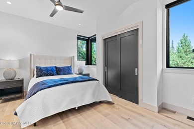 Estate 220 is a contemporary home located on E Lower Pasture - photo 28