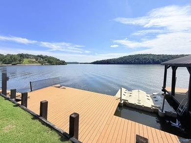 Lake life is Here... This beautifully updated 2 bed 3 bath home - photo 28