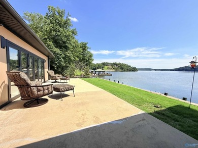 Lake life is Here... This beautifully updated 2 bed 3 bath home - photo 29