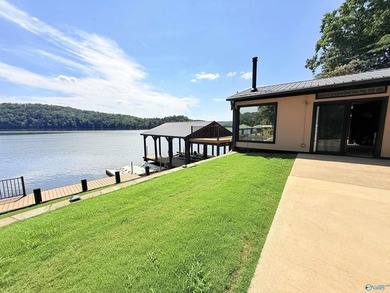 Lake life is Here... This beautifully updated 2 bed 3 bath home - photo 36