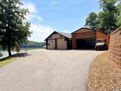 Lake life is Here... This beautifully updated 2 bed 3 bath home - photo 37