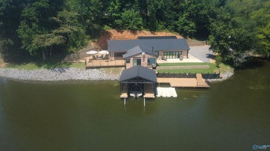 Lake life is Here... This beautifully updated 2 bed 3 bath home - photo 45
