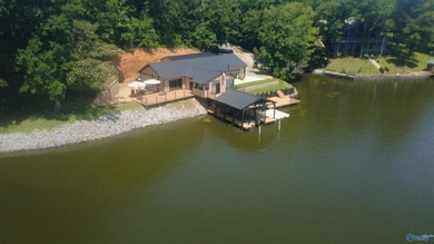 Lake life is Here... This beautifully updated 2 bed 3 bath home - photo 46