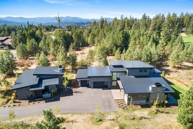 Estate 220 is a contemporary home located on E Lower Pasture - photo 50