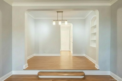 Welcome to this beautifully renovated, sun-filled corner - photo 9
