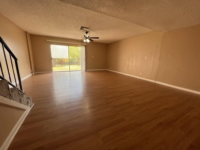 Charming 2-bedroom townhome located in the heart of Coral - photo 4