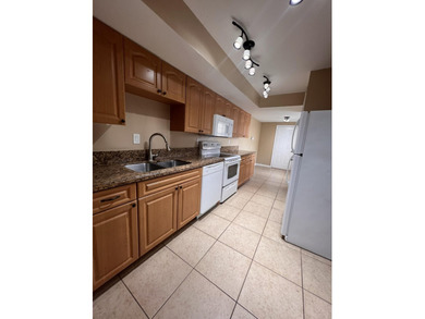 Charming 2-bedroom townhome located in the heart of Coral - photo 6