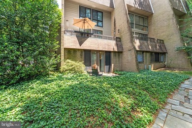 Welcome home to this bright and spacious 2-bedroom, 2-bath - photo 4