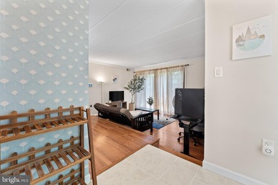 Welcome home to this bright and spacious 2-bedroom, 2-bath - photo 7