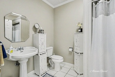 Beautifully updated home in the highly desirable Waukazoo Woods - photo 12