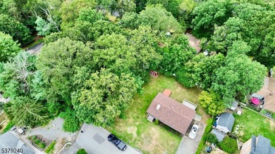 WOW! SPECTACULAR RENOVATED RANCH STYLE HOME LOCATED WITH PRIVACY - photo 14