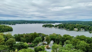 WOW! SPECTACULAR RENOVATED RANCH STYLE HOME LOCATED WITH PRIVACY - photo 15