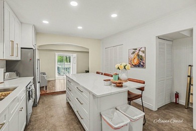 Beautifully updated home in the highly desirable Waukazoo Woods - photo 18