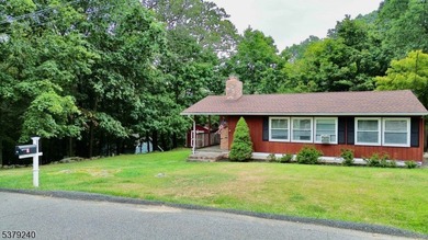 WOW! SPECTACULAR RENOVATED RANCH STYLE HOME LOCATED WITH PRIVACY - photo 18