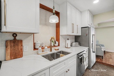 Beautifully updated home in the highly desirable Waukazoo Woods - photo 19