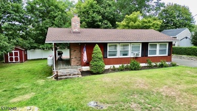 WOW! SPECTACULAR RENOVATED RANCH STYLE HOME LOCATED WITH PRIVACY - photo 19