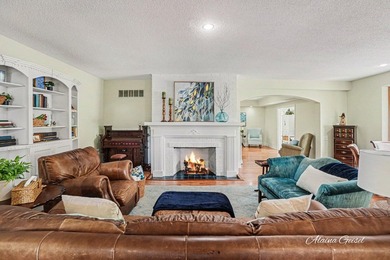 Beautifully updated home in the highly desirable Waukazoo Woods - photo 25