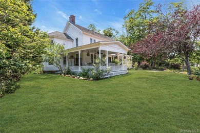 Nestled within the Historic District, this captivating - photo 1