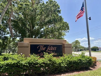 Lakefront living in the heart of St. Lucie West! This spacious - photo 33