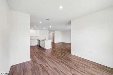 Discover modern living with the Biscayne Plan a charming - photo 9