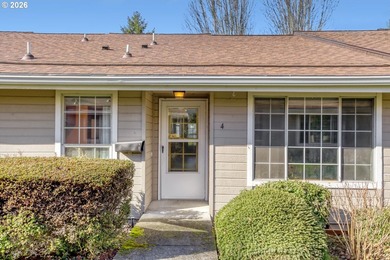 Enjoy comfortable and convenient 55+ living in this - photo 2