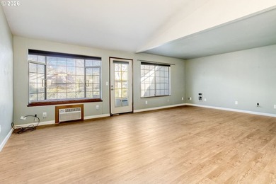 Enjoy comfortable and convenient 55+ living in this - photo 4