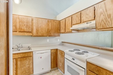 Enjoy comfortable and convenient 55+ living in this - photo 8