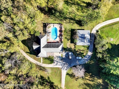 *NEW PRICE* 5.38 acres of private country living. 4 bedrooms 2 - photo 29