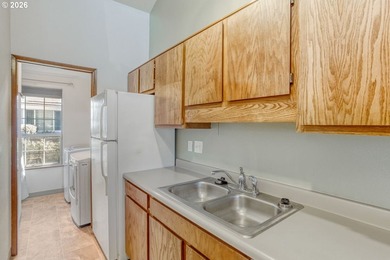 Enjoy comfortable and convenient 55+ living in this - photo 9