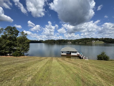 Smith Mountain Lake Lot Sale Pending in Union Hall Virginia
