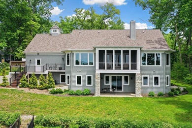 Custom 5-BD, 4.5-BA, 4,290-square-foot home commands a hilltop - photo 3