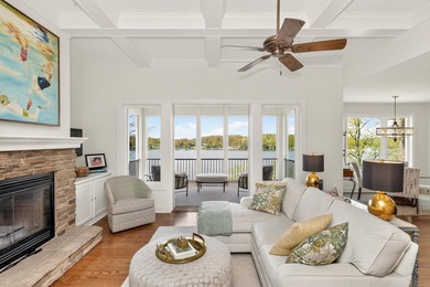 Custom 5-BD, 4.5-BA, 4,290-square-foot home commands a hilltop - photo 10