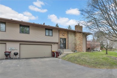 Lake Townhome/Townhouse Sale Pending in Lindstrom, Minnesota