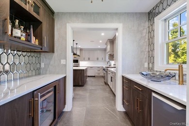 Welcome to this exceptional custom Colonial, built in 2019 and - photo 14