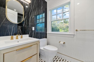 Welcome to this exceptional custom Colonial, built in 2019 and - photo 21