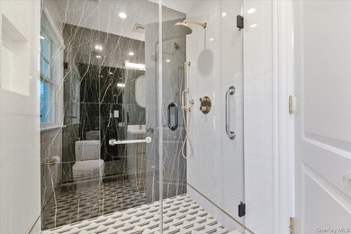 Welcome to this exceptional custom Colonial, built in 2019 and - photo 22