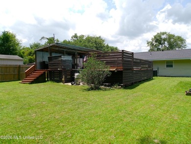 Well maintained 3bdrm 1.5 bath 1364 square foot home. New roof - photo 25