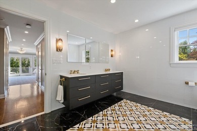 Welcome to this exceptional custom Colonial, built in 2019 and - photo 37