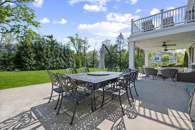 Welcome to this exceptional custom Colonial, built in 2019 and - photo 42