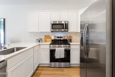 SPOTLIGHT HOME! (Conditions may apply) MOVE IN READY! NO CDD - photo 6