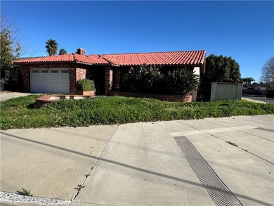 Lake Home For Sale in Lake Elsinore, California
