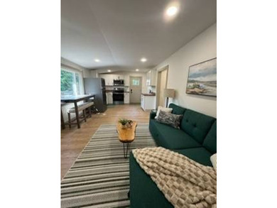 BEAUTIFULLY RENOVATED 2 BEDROOM plus DEN, SOLD FULLY FURNISHED! - photo 8