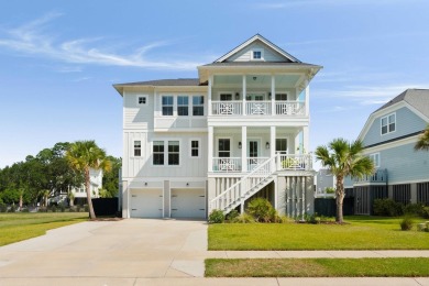 Lake Home For Sale in Mount Pleasant, South Carolina