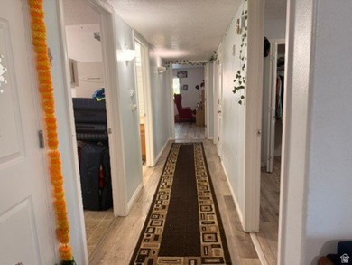Welcome to this beautifully maintained 3-bedroom, 2-bathroom - photo 15