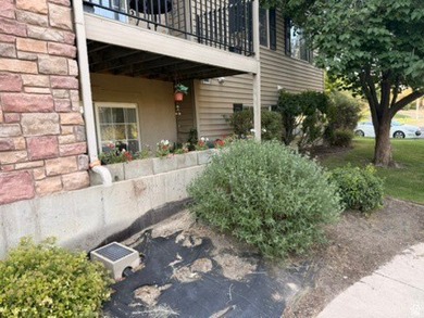 Welcome to this beautifully maintained 3-bedroom, 2-bathroom - photo 16