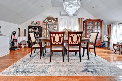 UPDATED SPACIOUS CAPE , 4 BEDROOMS 2 BATHROOMS, EAT IN KITCHEN - photo 19