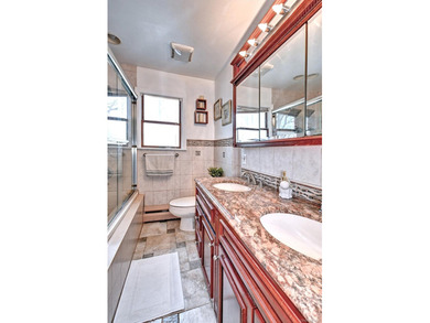 UPDATED SPACIOUS CAPE , 4 BEDROOMS 2 BATHROOMS, EAT IN KITCHEN - photo 23